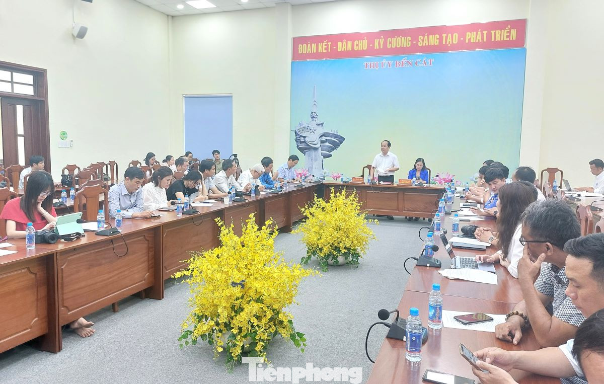 Chiều 17/4, Bến Cát họp báo công bố Nghị quyết của Quốc hội về việc thành lập thành phố trực thuộc tỉnh Chiều 17/4, Bến Cát họp báo công bố Nghị quyết của Quốc hội về việc thành lập thành phố trực thuộc tỉnh