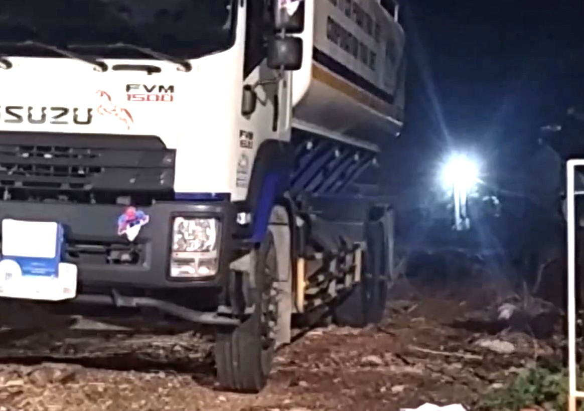 Xe bồn cán chết bé trai