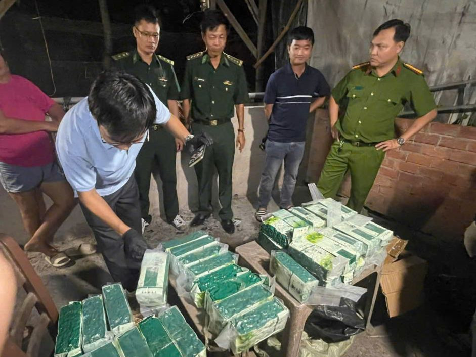Ban Chuyên án thu giữ số lượng lớn ma túy.