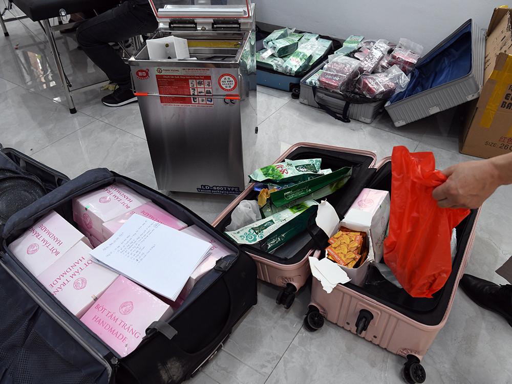 Trong Chuyên án 199T, C04 thu giữ hơn 60 kg ma túy tổng hợp, 3.600 gói ma túy núp bóng "trà xoài".