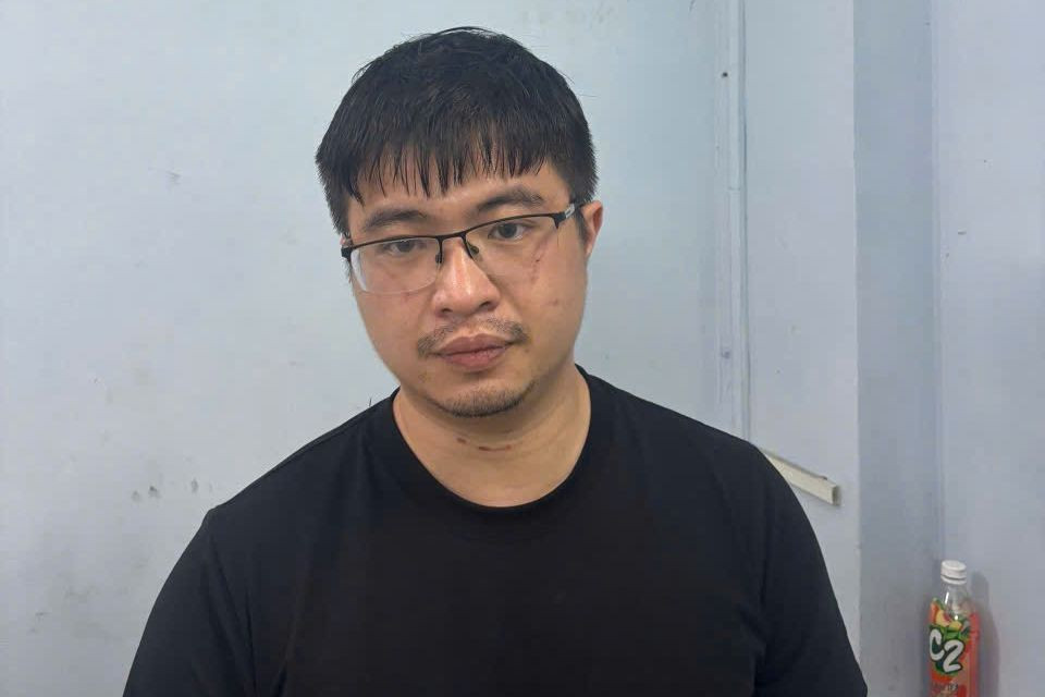 Tiktoker Mr Pips (tức Phó Đức Nam, 30 tuổi, ngụ Bà Rịa - Vũng Tàu) khi bị bắt. Ảnh: PV.