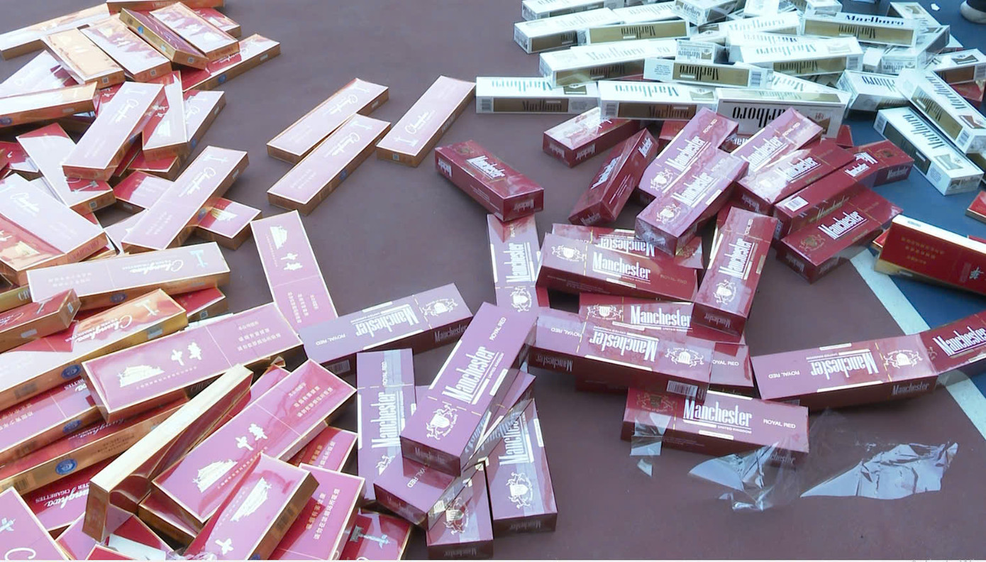 Thuốc lá nhãn hiệu “MANCHESTER” thu giữ. Thuốc lá nhãn hiệu “MANCHESTER” thu giữ.