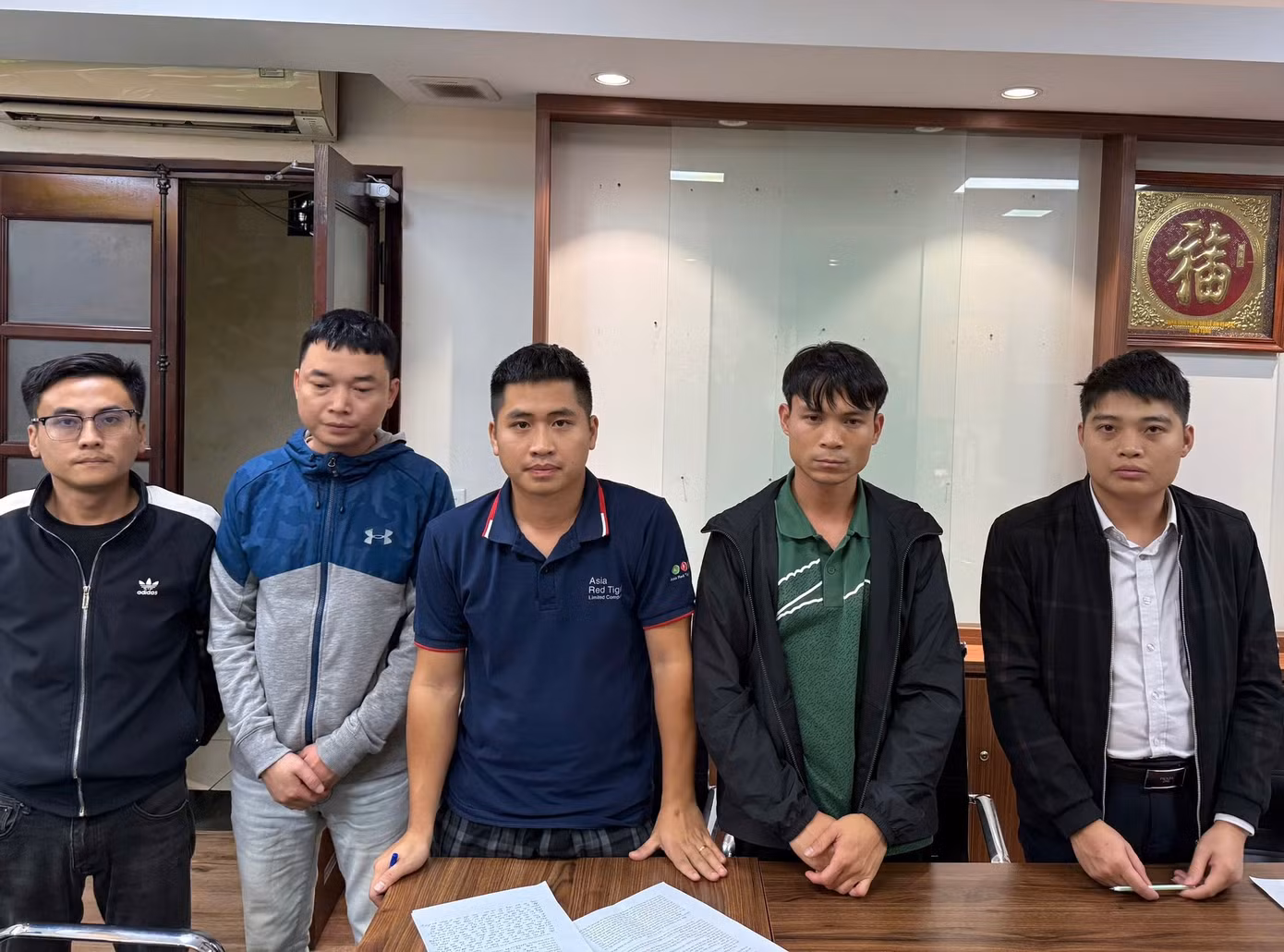 Các đối tượng bị tạm giữ. Các đối tượng bị tạm giữ.