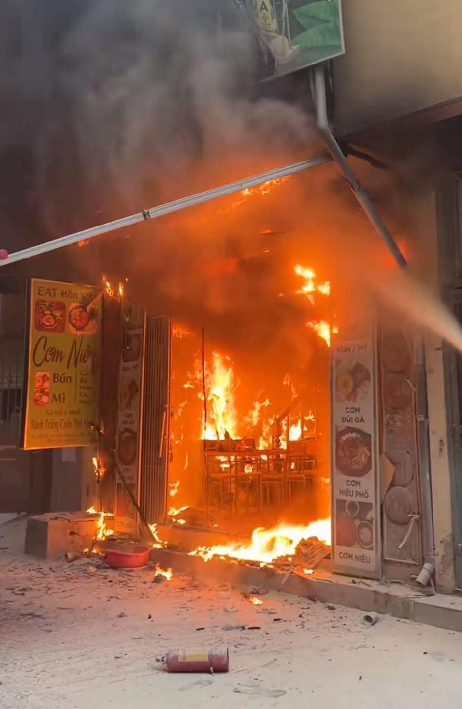 Hiện trường vụ cháy được người dân chia sẻ. Hiện trường vụ cháy được người dân chia sẻ.