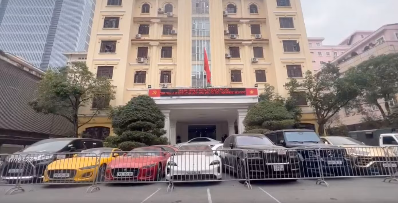 Nhiều siêu xe tiền tỷ trong đường dây thu giữ.