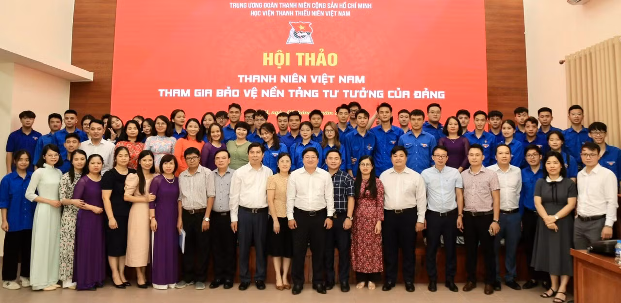 Các đại biểu tham gia Hội thảo