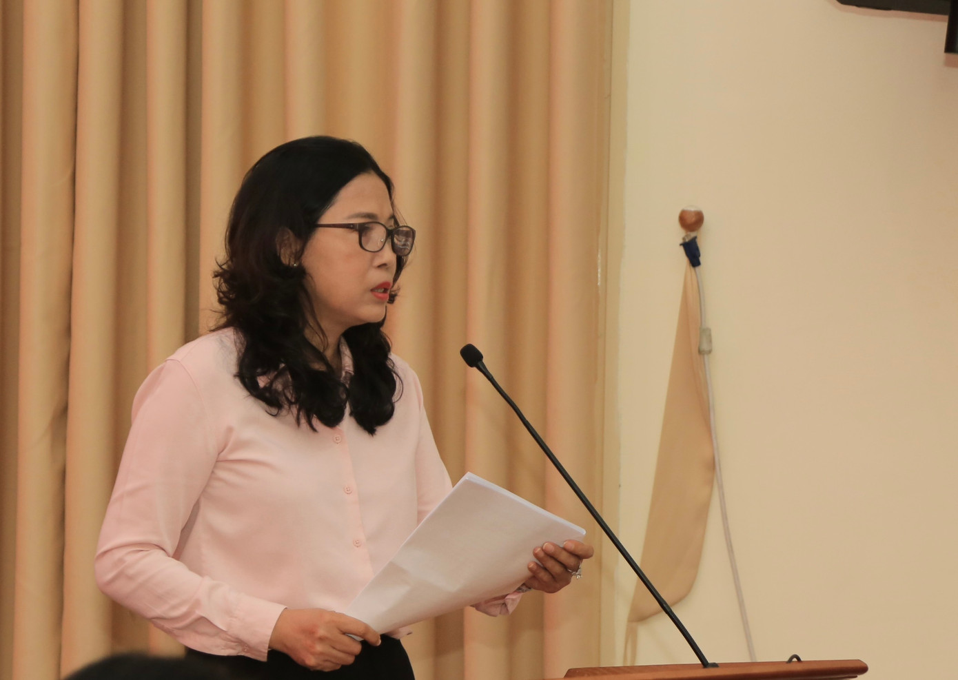 Các đại biểu trao đổi tại hội thảo