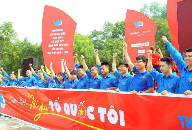 Cuộc vận động “Tự hào một dải non sông” treo bản đồ Việt Nam nhằm tăng cường giáo dục lòng yêu nước, ý thức về chủ quyền quốc gia, dân tộc Cuộc vận động “Tự hào một dải non sông” treo bản đồ Việt Nam nhằm tăng cường giáo dục lòng yêu nước, ý thức về chủ quyền quốc gia, dân tộc