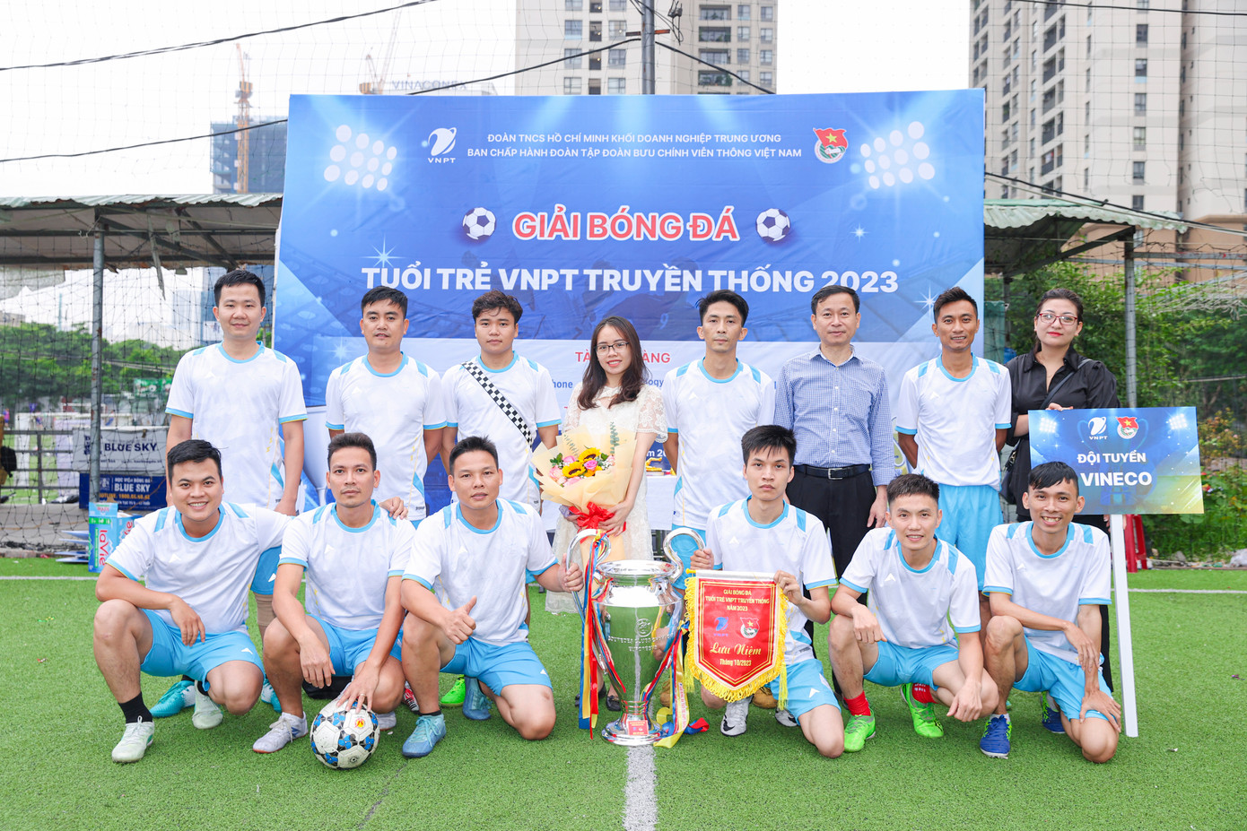 Các đội bóng tham gia giải đấu