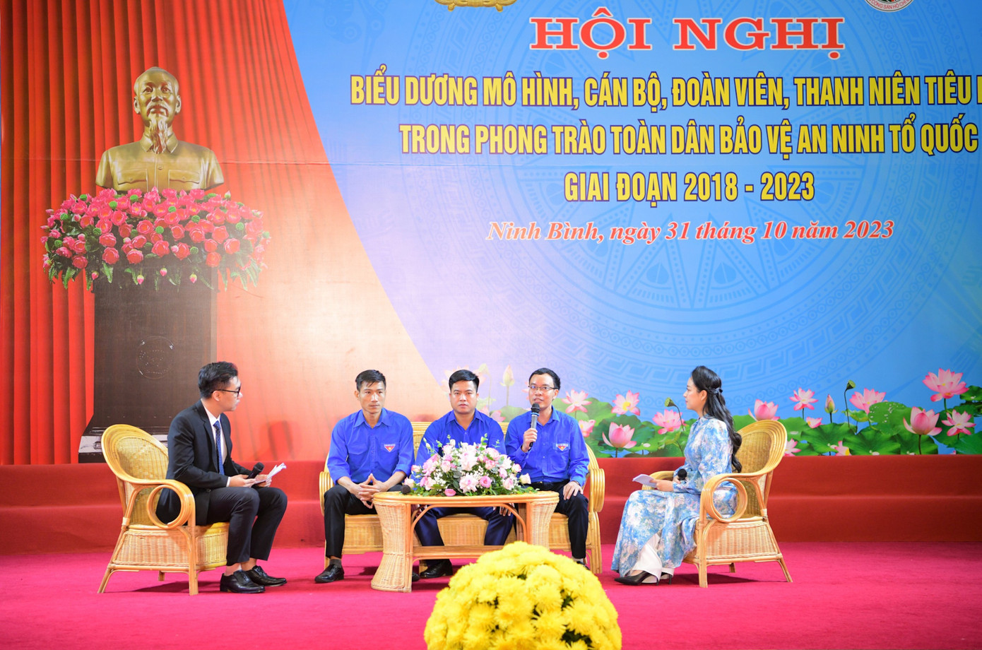 Các điển hình tiêu biểu giao lưu tại chương trình