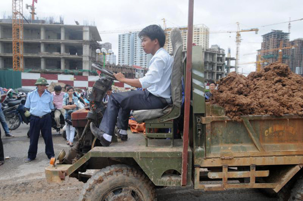 Dự kiến phải mất hai ngày mới có thể dọn sạch 