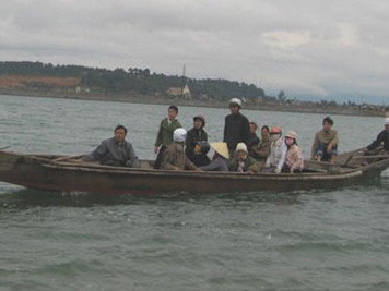 Các chuyến đò ngang qua sông Gianh