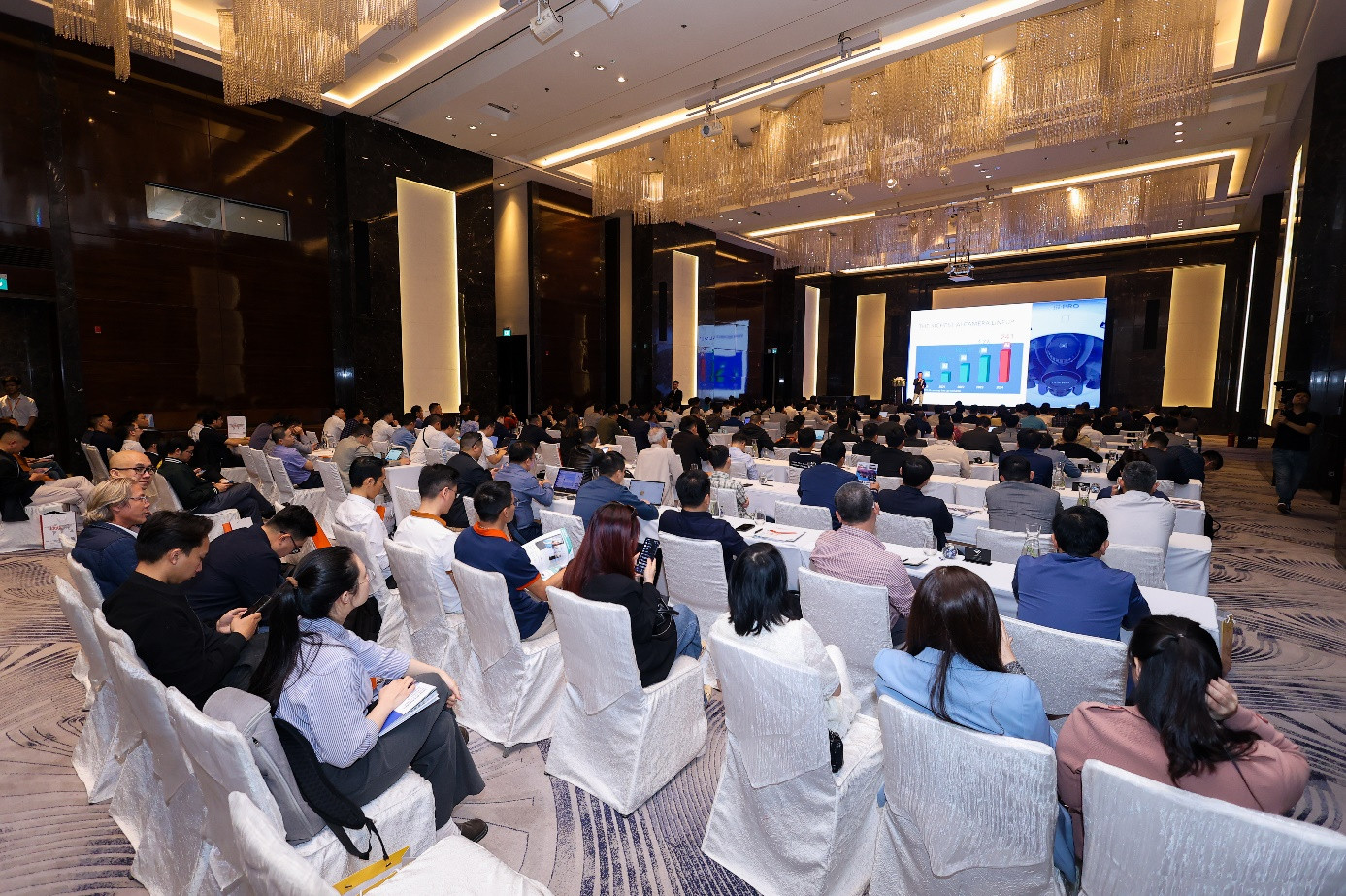 Giải pháp camera AI thông minh từ iPro Nhật Bản thu hút sự quan tâm của đông đảo các khách mời