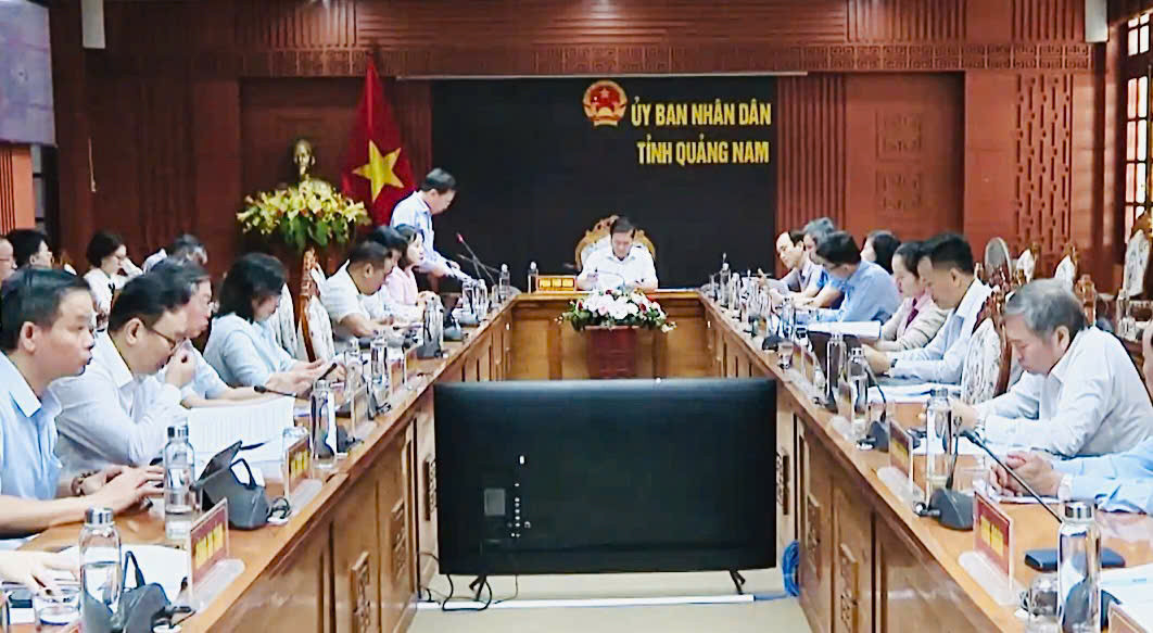 Quang cảnh cuộc họp.