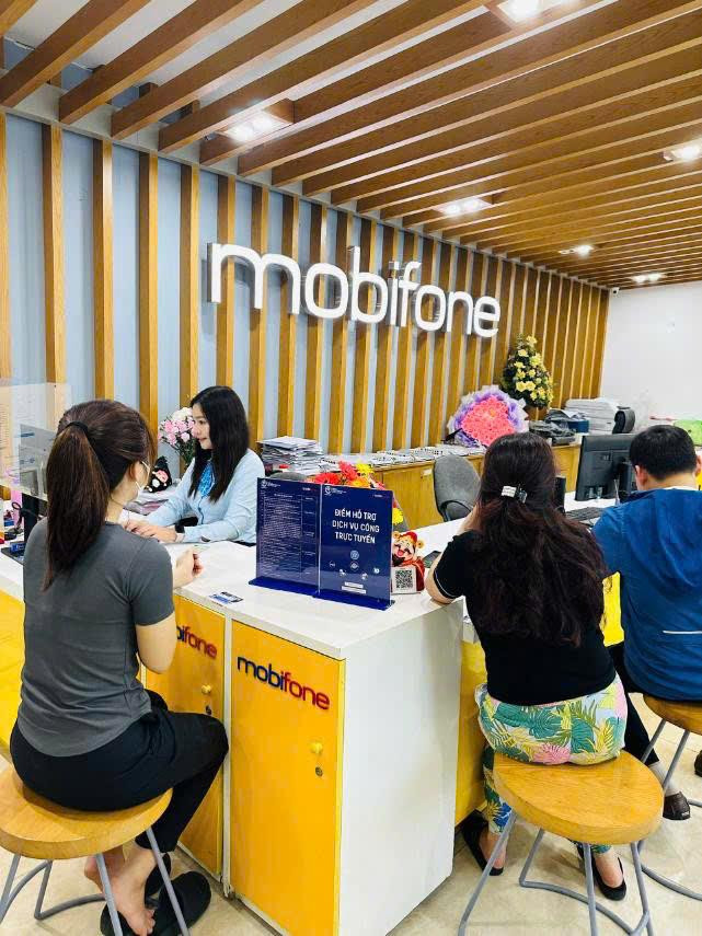 MobiFone chính thức trở thành Đại lý Dịch vụ công, cam kết hỗ trợ người dân tận tình tận tâm ảnh 3 MobiFone chính thức trở thành Đại lý Dịch vụ công, cam kết hỗ trợ người dân tận tình tận tâm ảnh 3