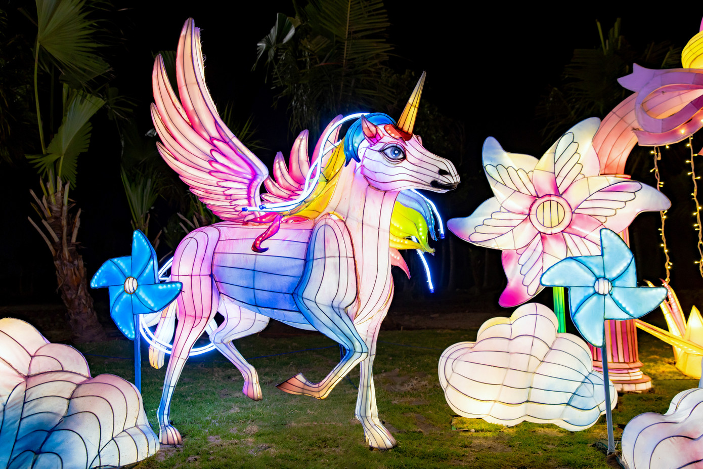 Vùng đất tuổi thơ tại Dragon Ocean Lighting Park Vùng đất tuổi thơ tại Dragon Ocean Lighting Park