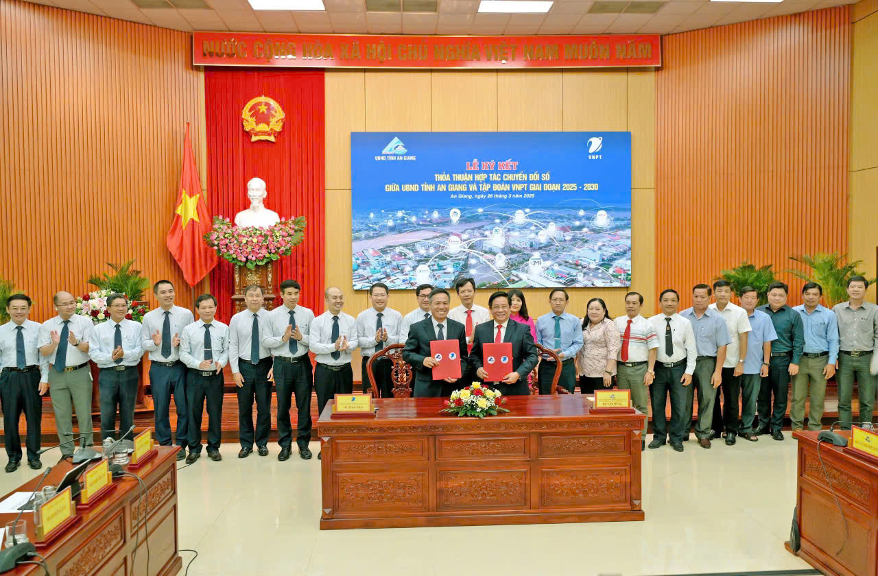 UBND tỉnh An Giang và Tập đoàn VNPT ký thỏa thuận hợp tác về chuyển đổi số giai đoạn 2025 – 2030 UBND tỉnh An Giang và Tập đoàn VNPT ký thỏa thuận hợp tác về chuyển đổi số giai đoạn 2025 – 2030