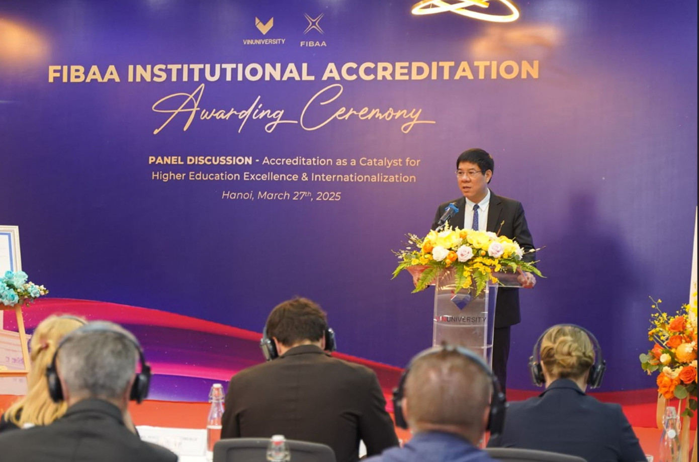 Ông Huỳnh Văn Chương - Cục trưởng Cục Quản lý chất lượng phát biểu tại buổi lễ, khẳng định Kiểm định sẽ là nền tảng giúp các trường đại học và VinUni vươn tầm đẳng cấp giáo dục quốc tế. Ông Huỳnh Văn Chương - Cục trưởng Cục Quản lý chất lượng phát biểu tại buổi lễ, khẳng định Kiểm định sẽ là nền tảng giúp các trường đại học và VinUni vươn tầm đẳng cấp giáo dục quốc tế.