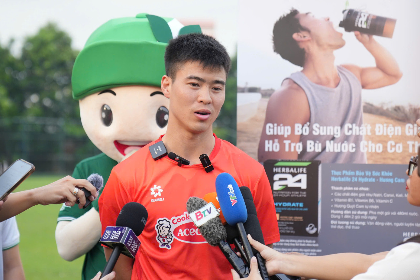 Cầu Thủ Duy Mạnh – Đội Tuyển Việt Nam chia sẻ về dinh dưỡng trong tập luyện Cầu Thủ Duy Mạnh – Đội Tuyển Việt Nam chia sẻ về dinh dưỡng trong tập luyện