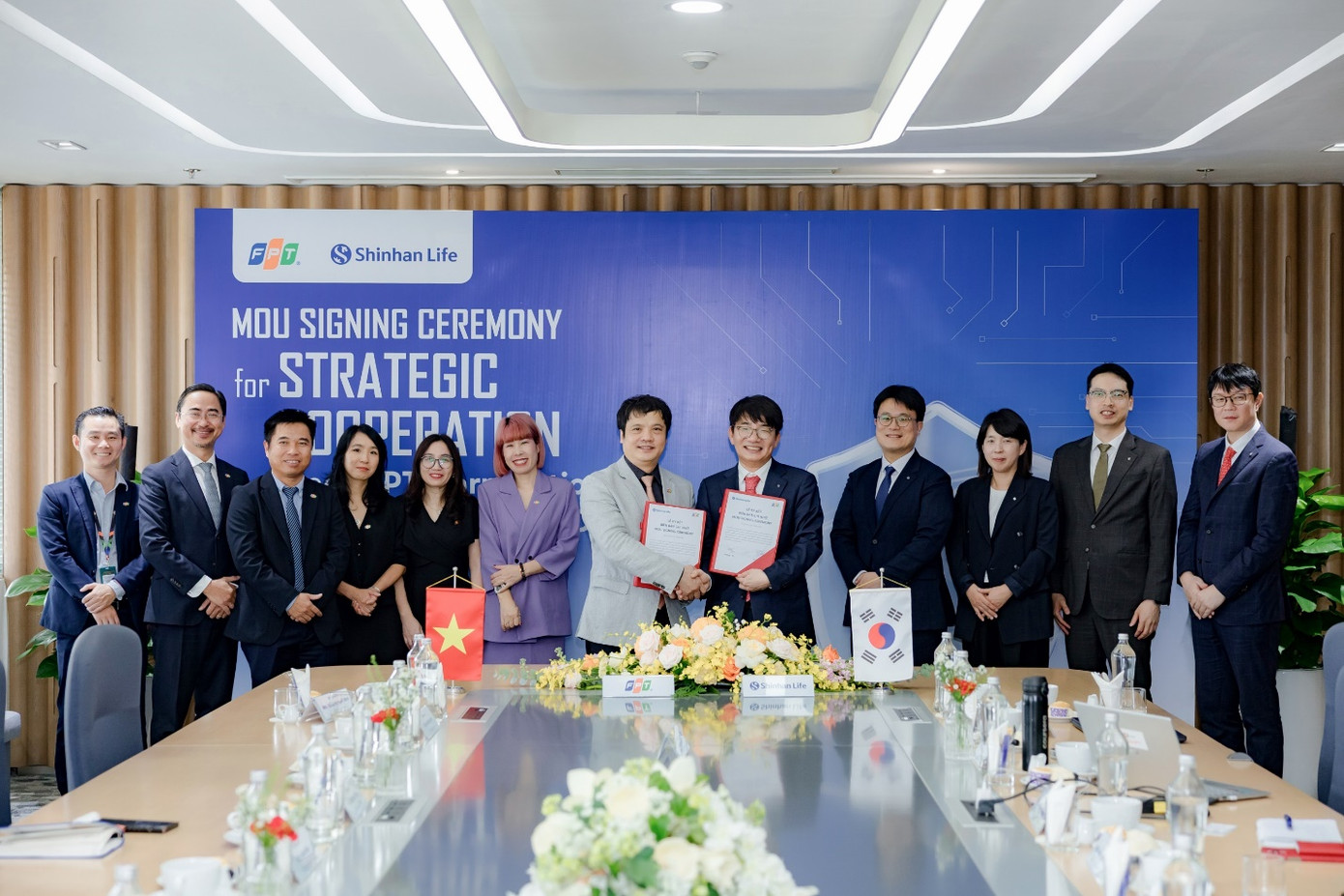 Shinhan Life và Tập đoàn FPT đã ký kết Biên bản Ghi nhớ Hợp tác vào ngày 19/2 vừa qua
