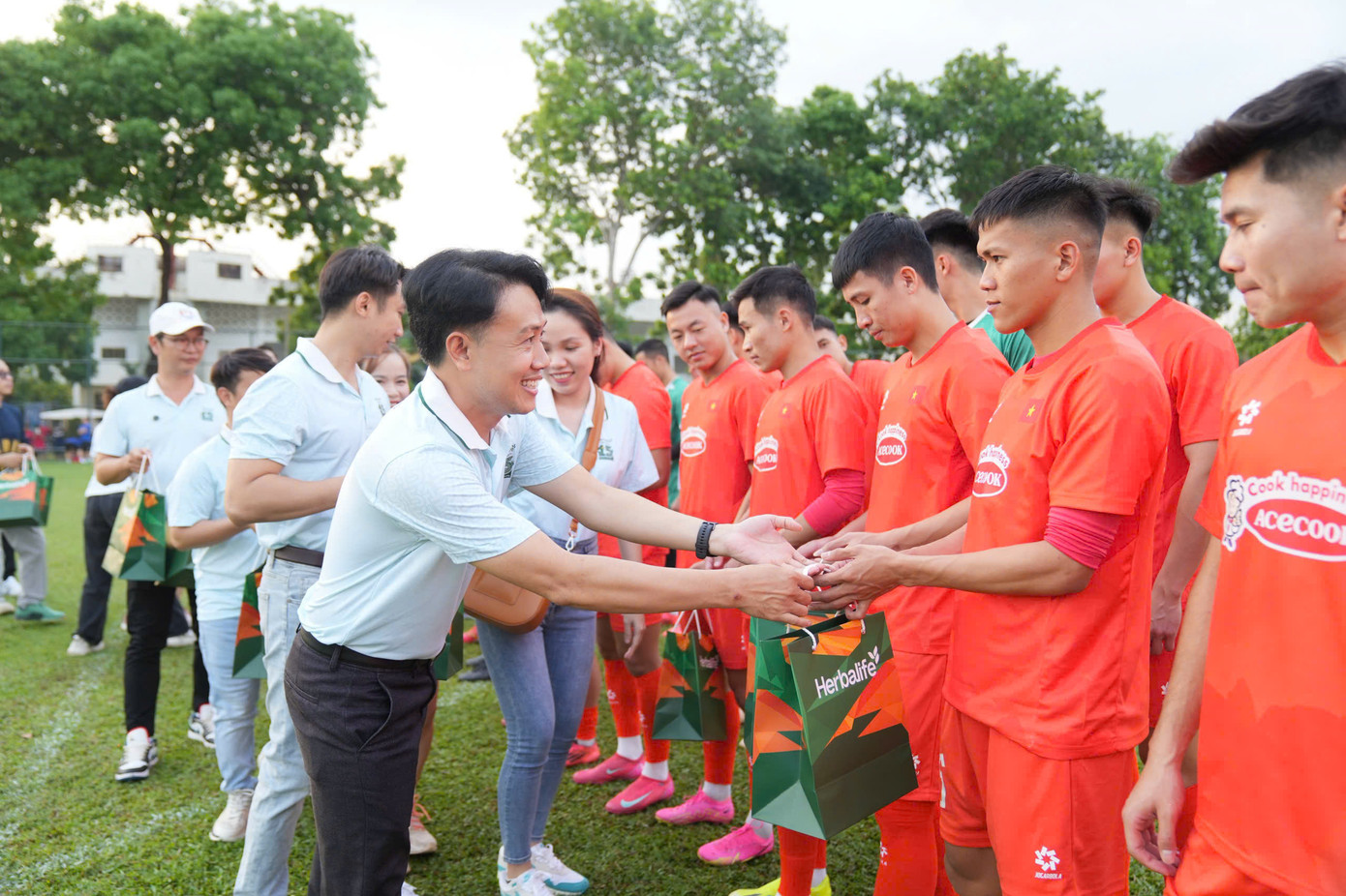 Herbalife sẽ tiếp tục đồng hành cùng Đội tuyển Bóng đá Nam Quốc gia Việt Nam Herbalife sẽ tiếp tục đồng hành cùng Đội tuyển Bóng đá Nam Quốc gia Việt Nam