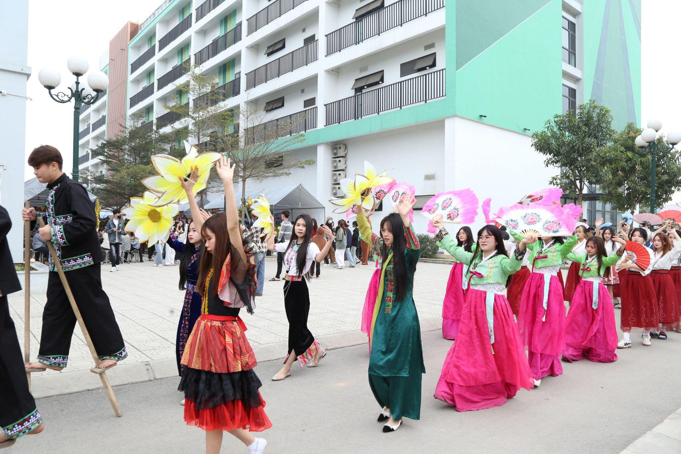 Hơn cả một sự kiện văn hóa thường niên, Lễ hội Mùa Xuân đã trở thành dấu ấn quan trọng trong hành trình phát triển của CTECH.