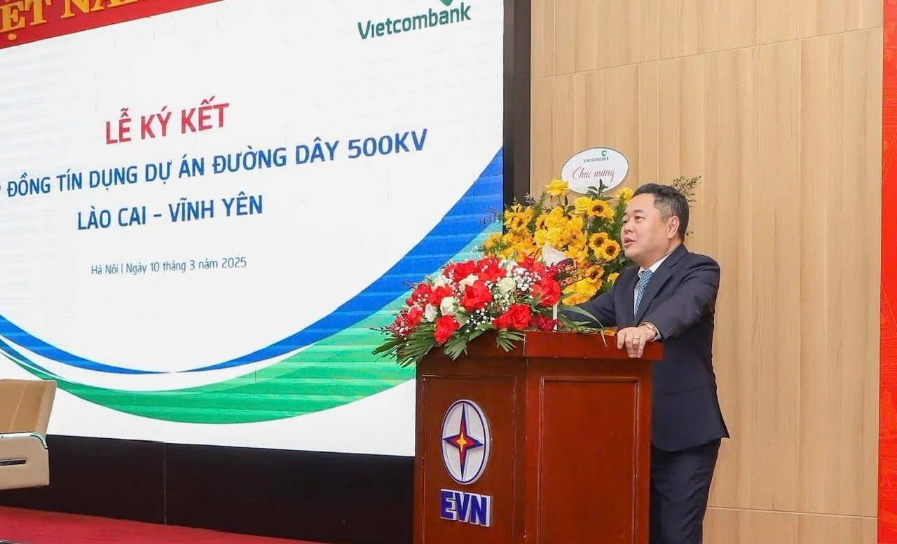 Phó Thống đốc Ngân hàng Nhà nước Nguyễn Ngọc Cảnh phát biểu tại lễ ký