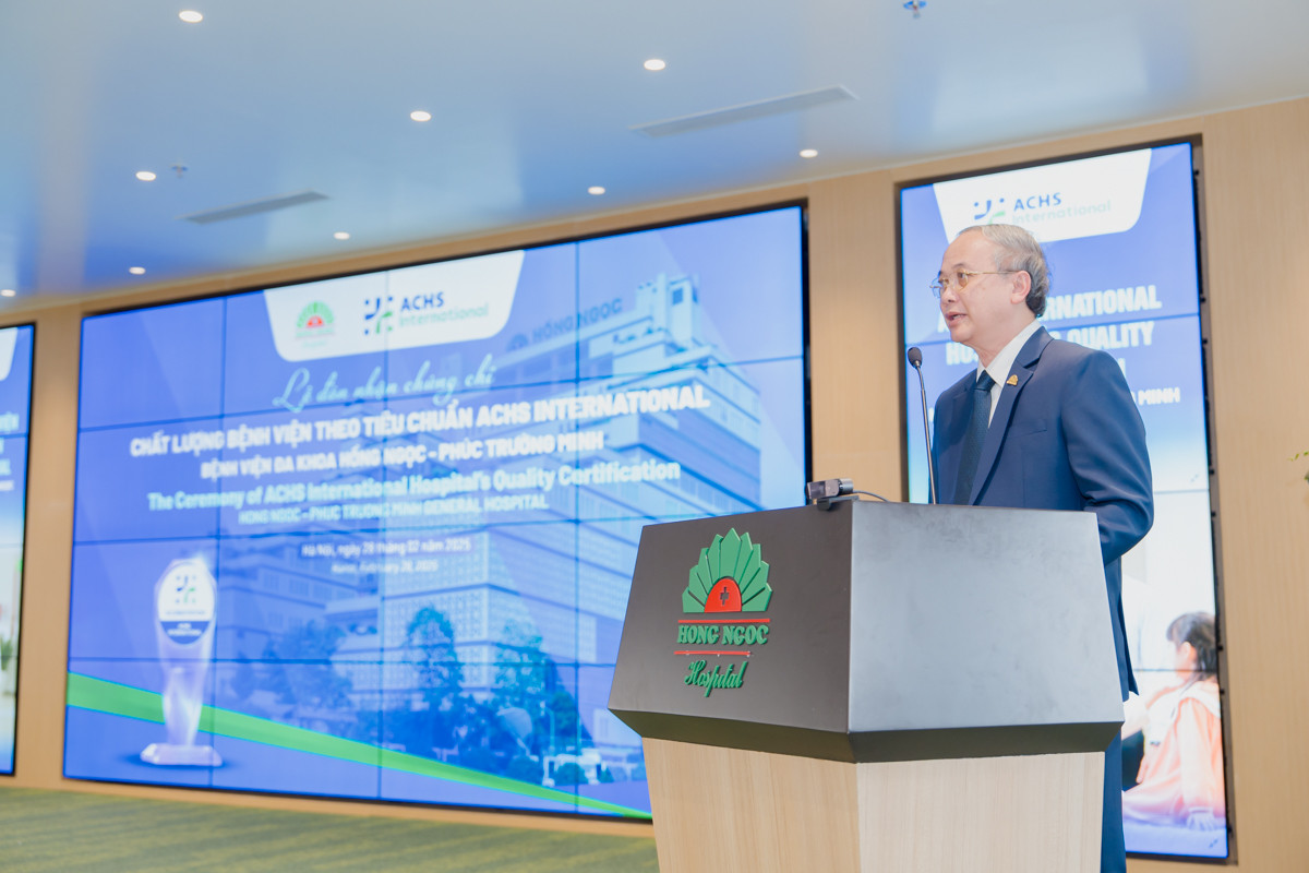 PGS-TS-BS Lê Văn Thạch - Giám đốc BVĐK Hồng Ngọc - Phúc Trường Minh phát biểu trong Buổi lễ đón nhận chứng chỉ PGS-TS-BS Lê Văn Thạch - Giám đốc BVĐK Hồng Ngọc - Phúc Trường Minh phát biểu trong Buổi lễ đón nhận chứng chỉ