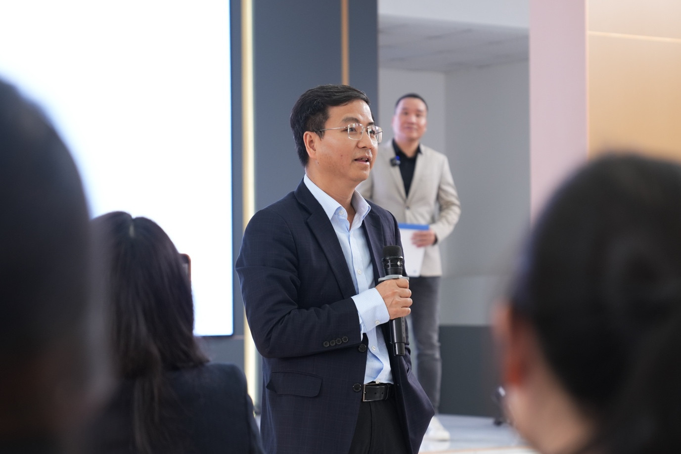 Tham dự chương trình với tư cách phụ huynh, ông Bùi Thế Phương – chuyên gia CNTT đánh giá cao chất lượng đào tạo của chương trình THPT Công nghệ Quốc tế.