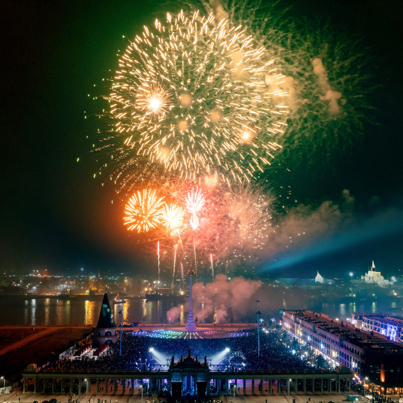 Hàng trăm ngàn du khách đã đến Vinhomes Royal Island trải nghiệm các hoạt động vui chơi - giải trí sôi động