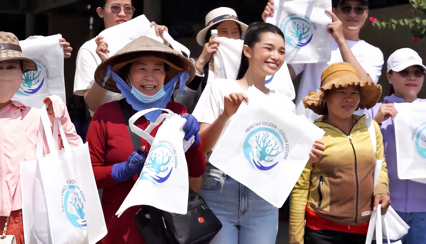 Diễm Nhi trong chiến dịch bảo vệ san hô tại Nha Trang.