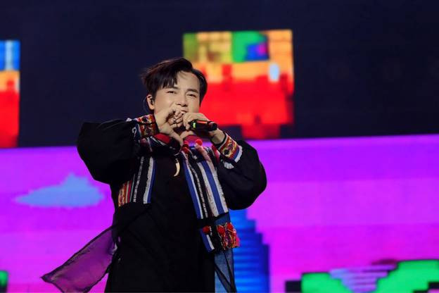 Bùi Công Nam, chàng ca nhạc sĩ đa tài của vùng đất Tây Nguyên. Nguồn: Chớp