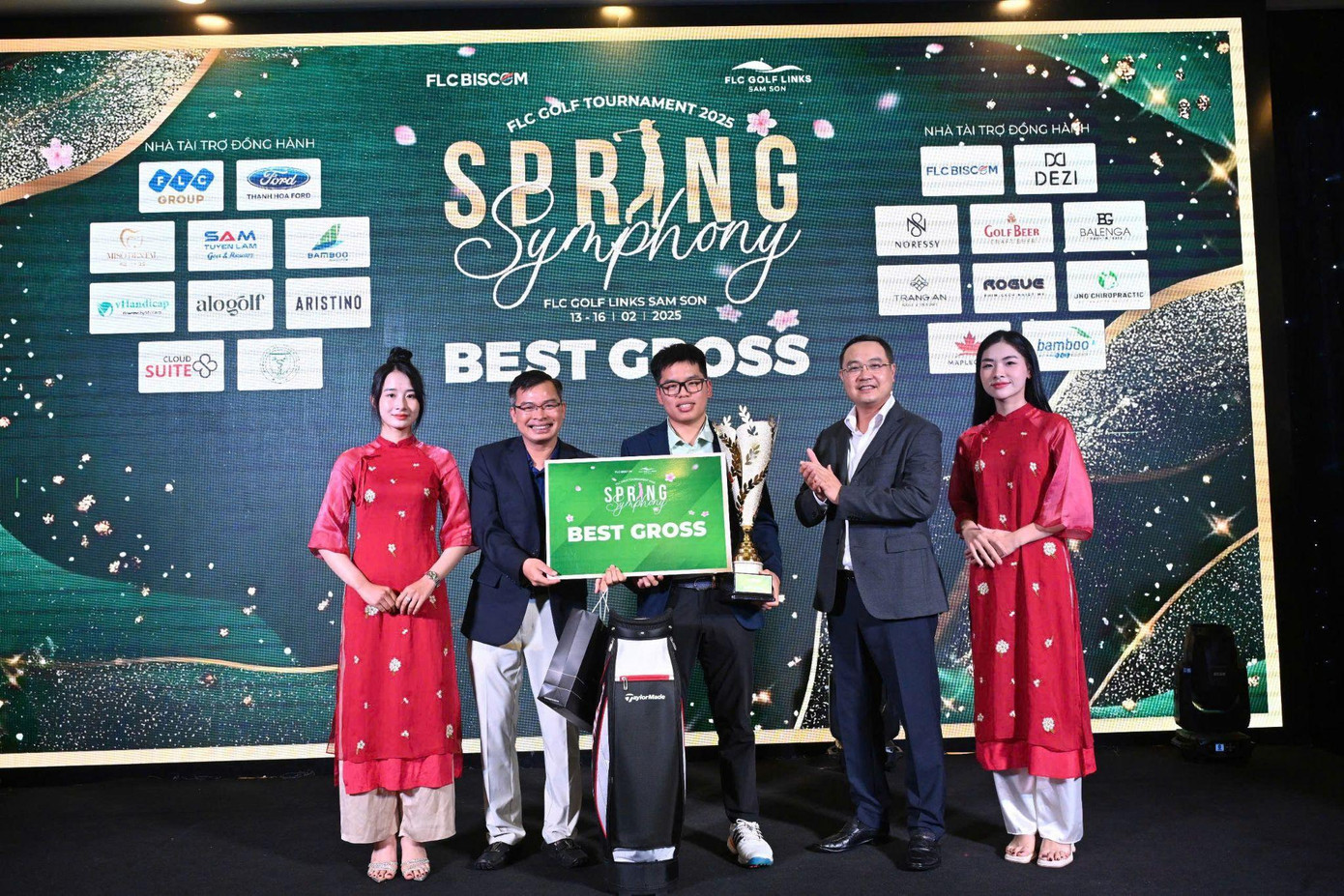 Nguyễn Vũ Quốc Anh lên ngôi vô địch giải FLC Golf Tournament 2025 - Spring Symphony Nguyễn Vũ Quốc Anh lên ngôi vô địch giải FLC Golf Tournament 2025 - Spring Symphony