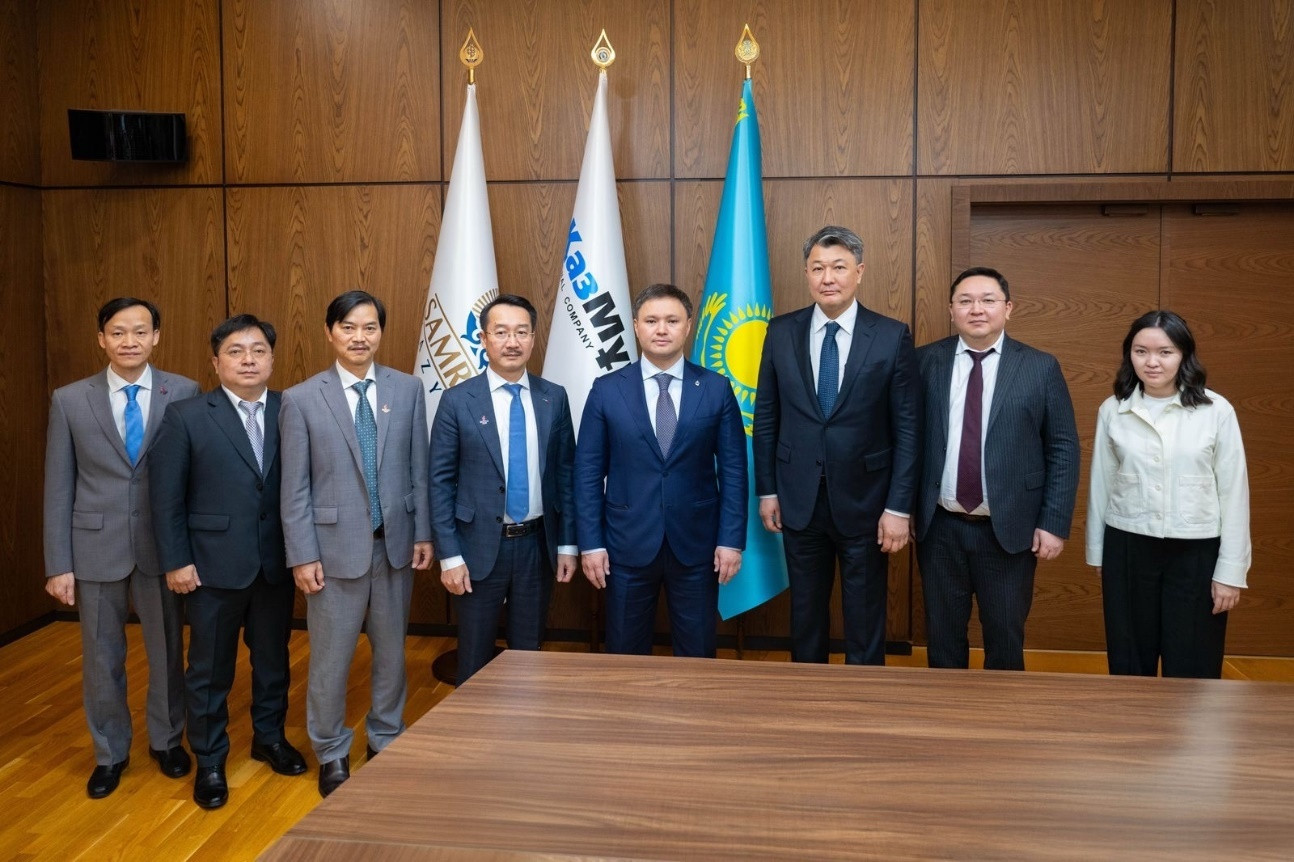 Tổng Giám đốc PVEP Nguyễn Thiện Bảo và đoàn công tác làm việc với Kazmunaygaz Tổng Giám đốc PVEP Nguyễn Thiện Bảo và đoàn công tác làm việc với Kazmunaygaz