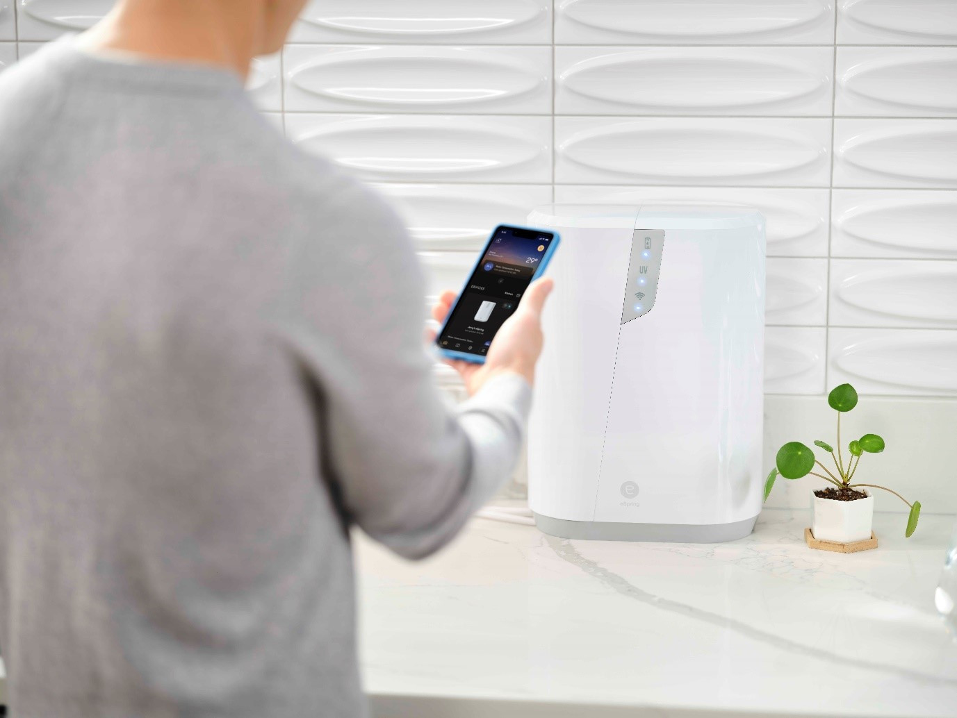 Theo dõi tình trạng bộ lọc, lượng nước sử dụng chưa bao giờ dễ dàng đến thế với ứng dụng Amway Healthy Home. Theo dõi tình trạng bộ lọc, lượng nước sử dụng chưa bao giờ dễ dàng đến thế với ứng dụng Amway Healthy Home.