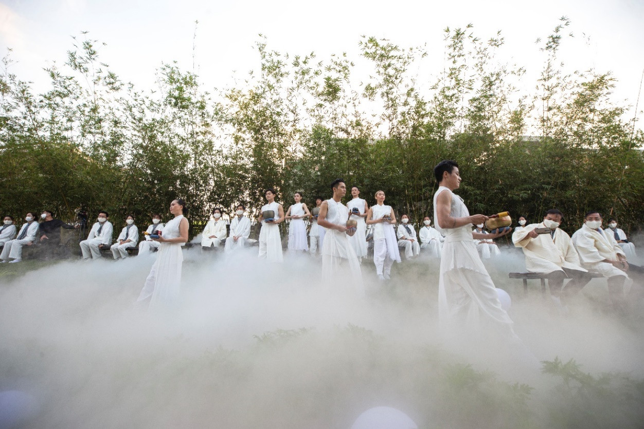 Định vị trở thành “Điểm đến của cà phêthế giới”, thủ phủ cà phê Buôn Ma Thuột không chỉ sản xuất cà phê mà còn là nơi phát huy những giá trị văn hóa, xã hội từ việc tạo nên thương hiệu cà phê chất lượng cao, nơi hội tụ nghệ thuật chế biến, thưởng lãm cà phê toàn cầu. Định vị trở thành “Điểm đến của cà phêthế giới”, thủ phủ cà phê Buôn Ma Thuột không chỉ sản xuất cà phê mà còn là nơi phát huy những giá trị văn hóa, xã hội từ việc tạo nên thương hiệu cà phê chất lượng cao, nơi hội tụ nghệ thuật chế biến, thưởng lãm cà phê toàn cầu.