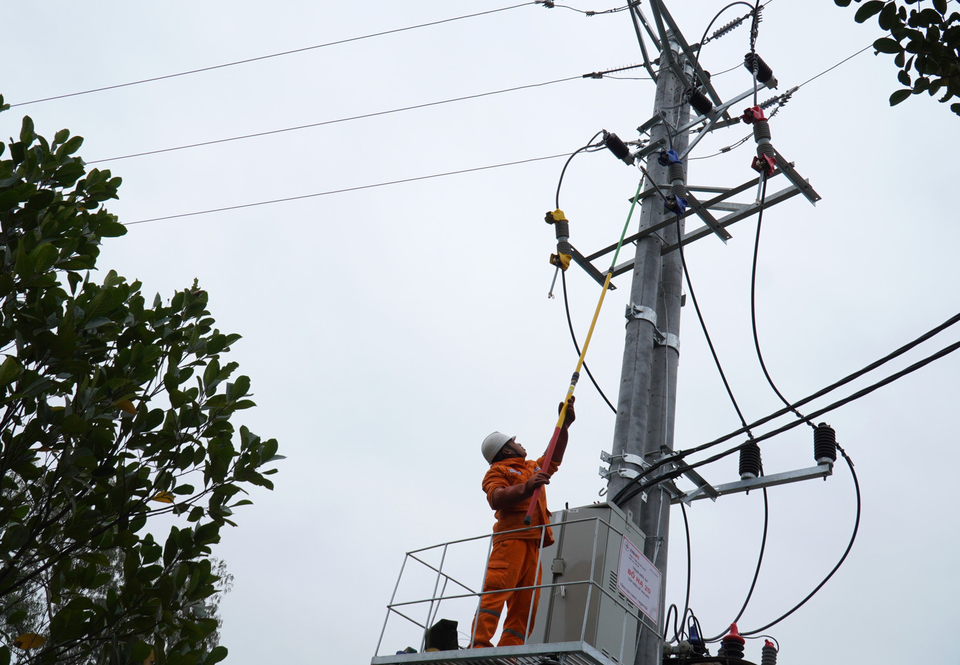 Điện lực Yên Thế nghiệm thu, đóng điện trạm biến áp Bố Hạ 20