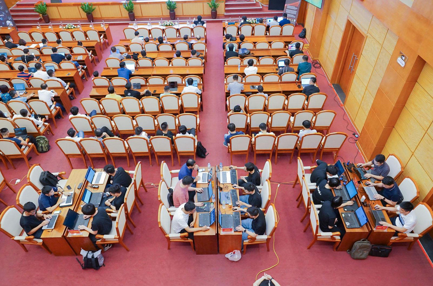 Quang cảnh các thí sinh cùng nhau tranh tài