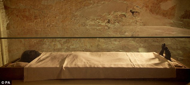 Hình ảnh toàn bộ xác ướp vua Tutankhamun