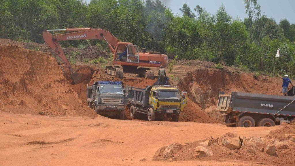 Thái Nguyên đưa hàng chục ha đất san lấp vào khu vực không đấu giá quyền khai thác khoáng sản thuộc 4 dự án trên địa bàn tỉnh. Ảnh minh họa.