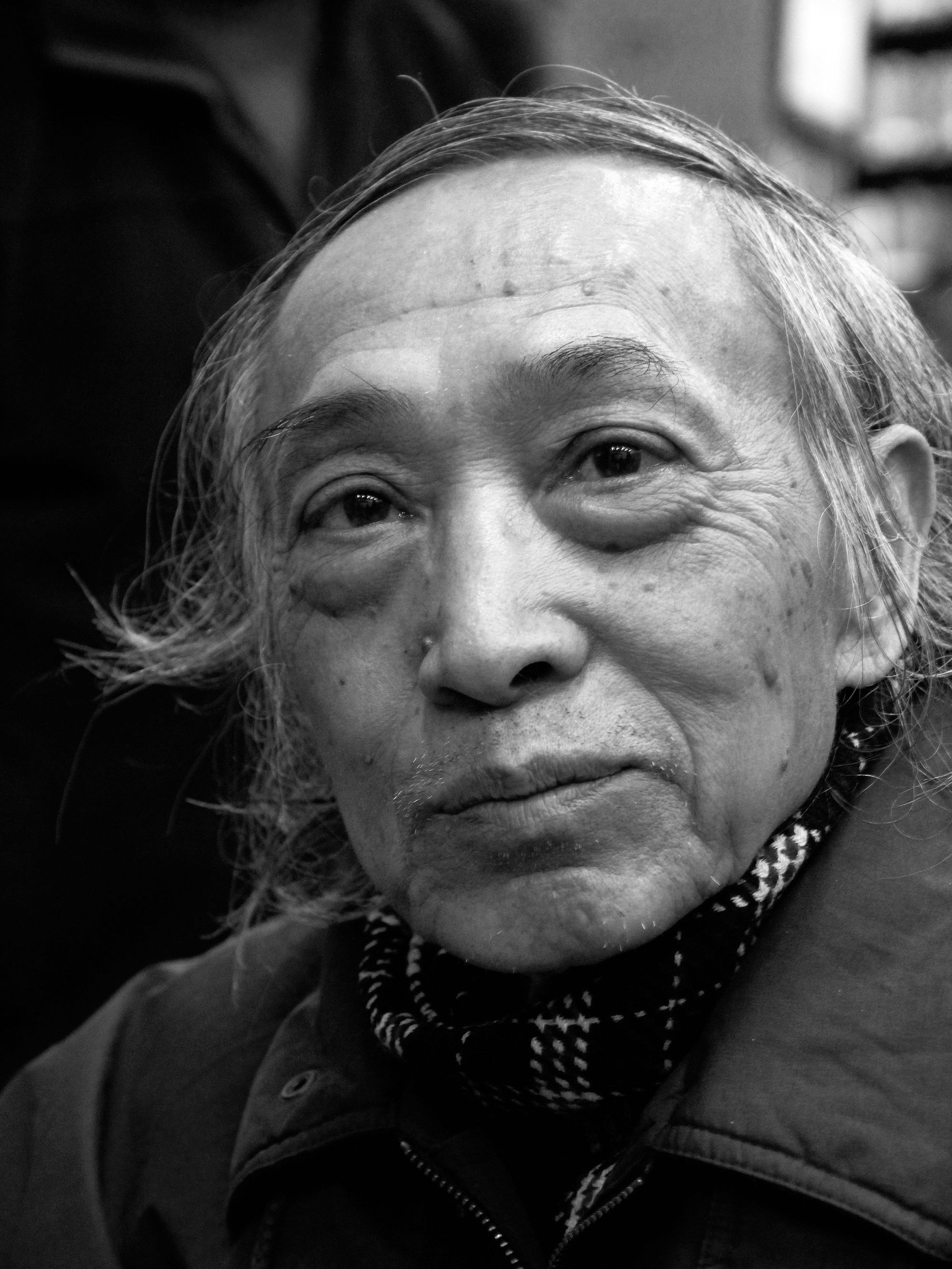 Dịch giả Dương Tường cả đời chọn làm phu chữ. Ảnh: NGUYỄN ĐÌNH TOÁN. Dịch giả Dương Tường cả đời chọn làm phu chữ. Ảnh: NGUYỄN ĐÌNH TOÁN.