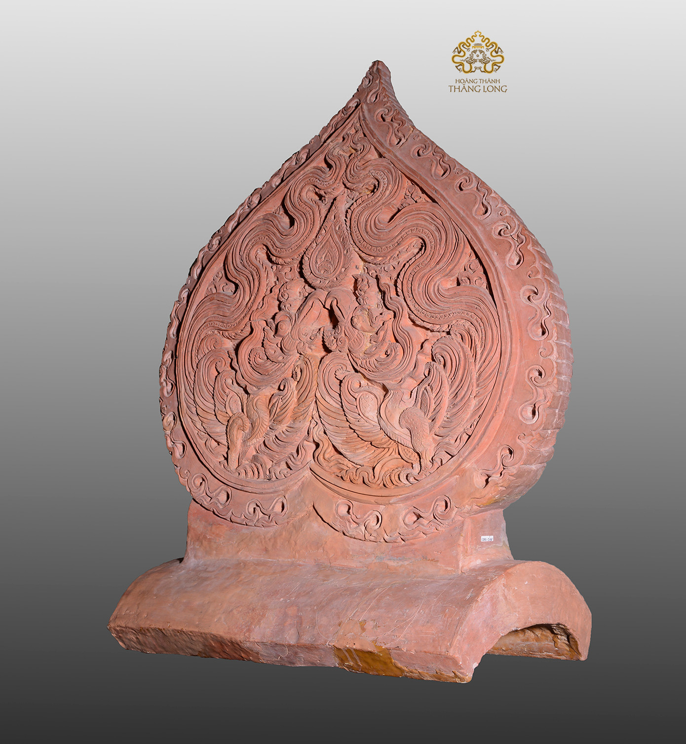 Kỹ thuật tạo tác hoa văn, tất cả bộ phận, chi tiết đều được khắc chìm bằng tay. Kỹ thuật tạo tác hoa văn, tất cả bộ phận, chi tiết đều được khắc chìm bằng tay.