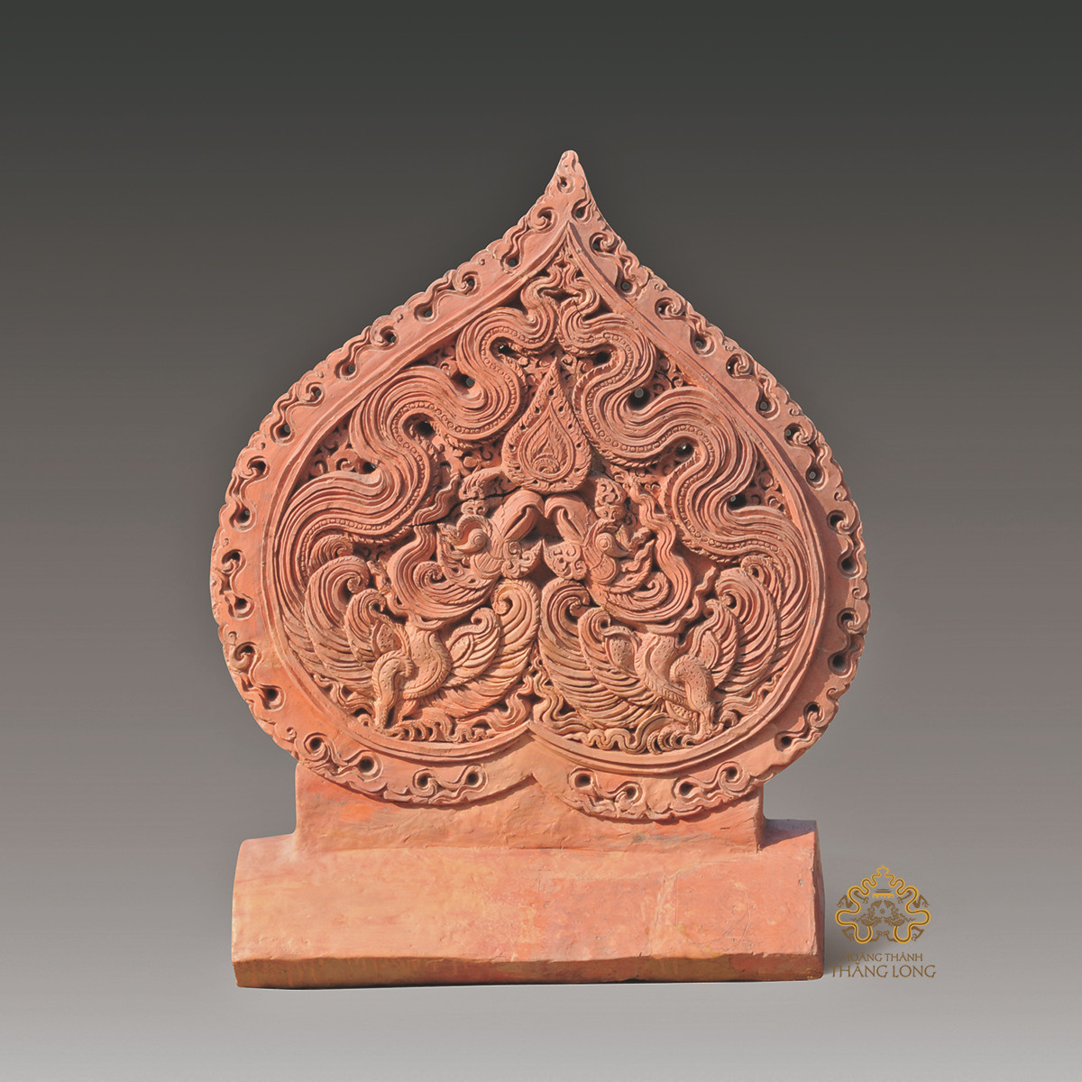 Lá đề được công nhận bảo vật quốc gia là nguyên gốc, độc bản. Lá đề được công nhận bảo vật quốc gia là nguyên gốc, độc bản.