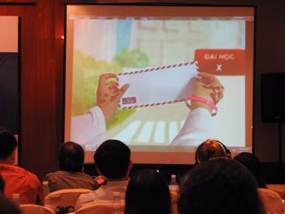 Với những hành vi xấu, thanh niên vào đời bằng đôi tay lem luốc. Ảnh: Nguyễn Hà