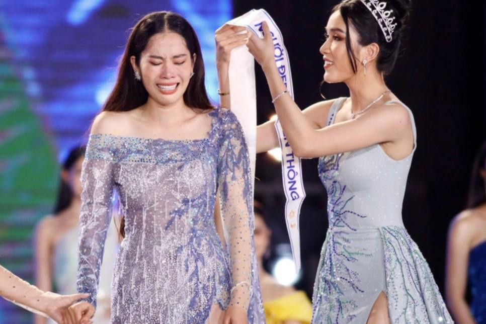 Nam Em khiến khán giả vô cùng thương cảm khi cô khóc nức nở trong đêm Chung kết. Nam Em khiến khán giả vô cùng thương cảm khi cô khóc nức nở trong đêm Chung kết.