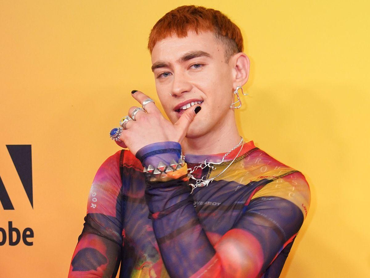 Phải chăng Olly Alexander khó chịu vì không được mời trình diễn tại sự kiện?
