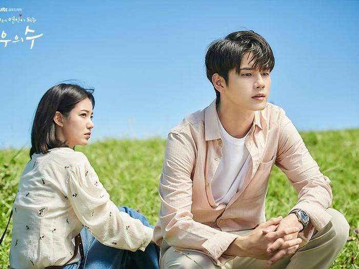 Ai cũng cần có một bờ vai để nương tựa những khi yếu mềm. Ảnh minh họa: Phim More Than Friend Ai cũng cần có một bờ vai để nương tựa những khi yếu mềm. Ảnh minh họa: Phim More Than Friend