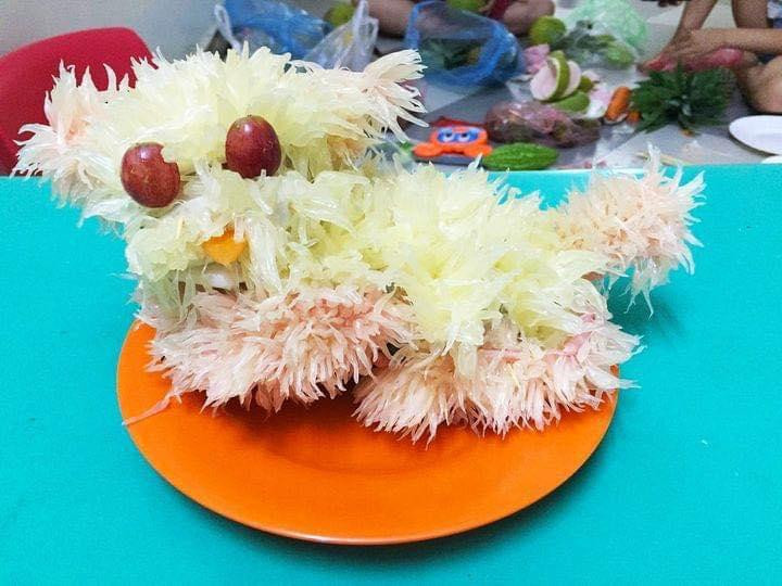 Chó bưởi... mắc mưa. Chó bưởi... mắc mưa.