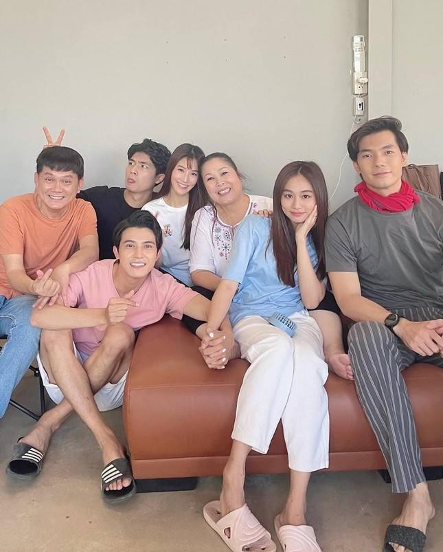 Giấc Mơ Của Mẹ có thời gian quay khá dài do ảnh hưởng của dịch COVID-19. Giấc Mơ Của Mẹ có thời gian quay khá dài do ảnh hưởng của dịch COVID-19.