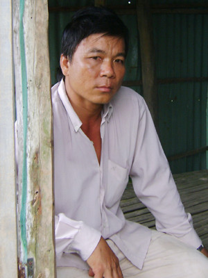 Ông Nguyễn trong chòi vuông của mình